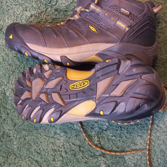 Keen utility lansing steel toe boots - Picture 2 of 3